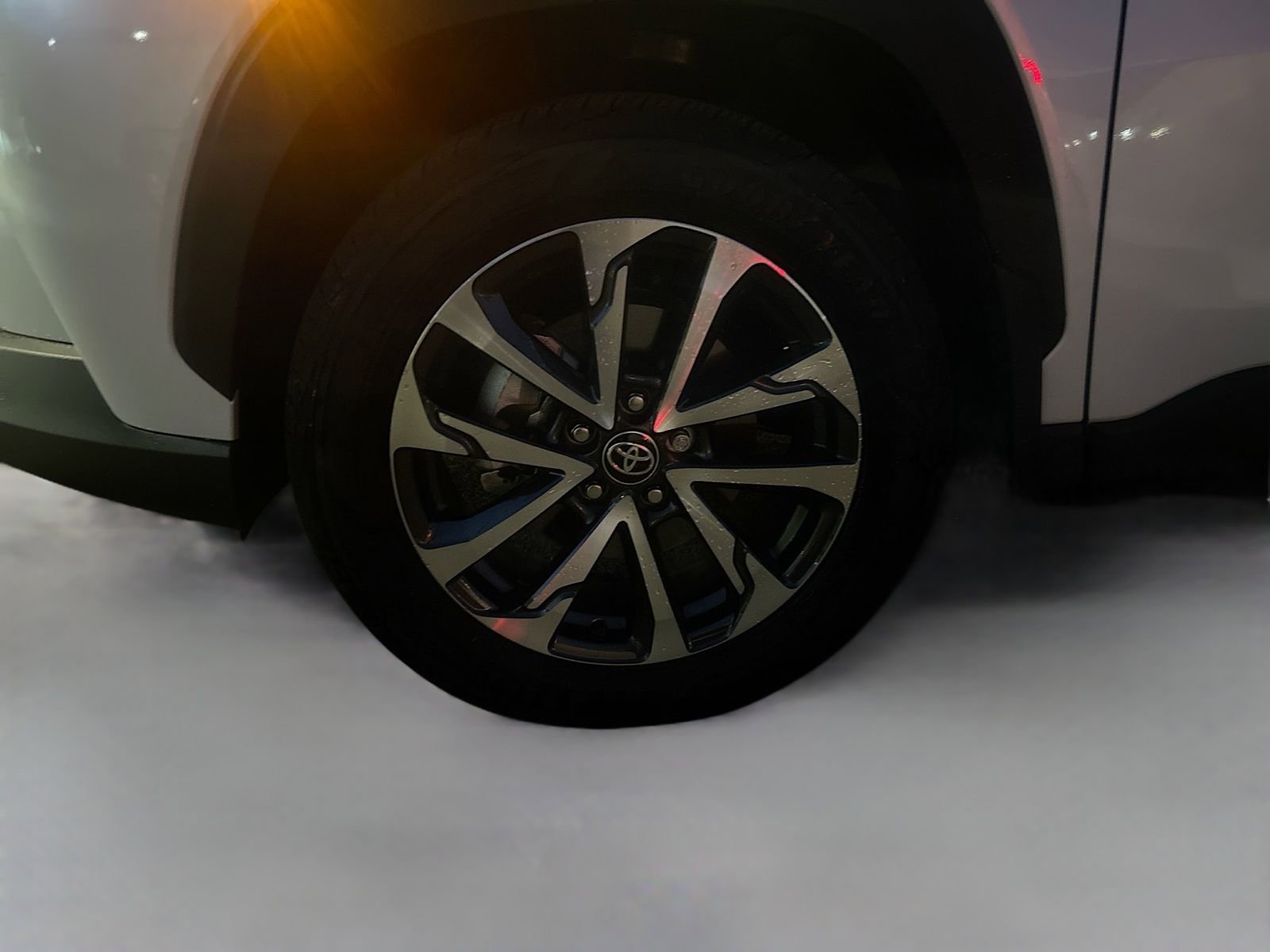 Used 2025 Toyota Corolla Cross XLE w/ Convenience Package image 33