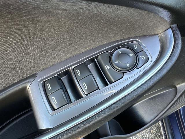 Used 2016 Chevrolet Malibu LT image 8