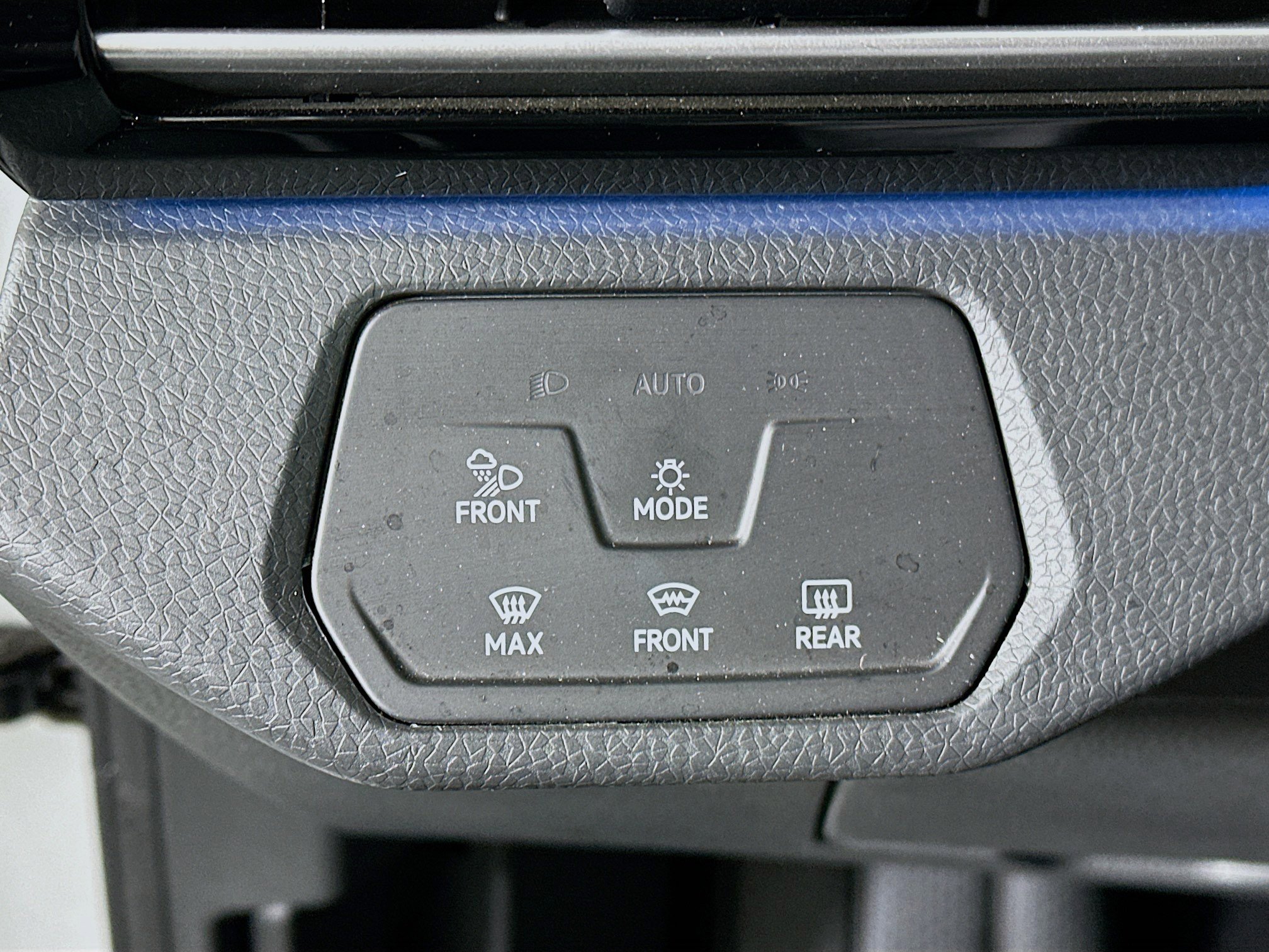 Used 2023 Volkswagen ID.4 Pro S AWD/4WD image 17
