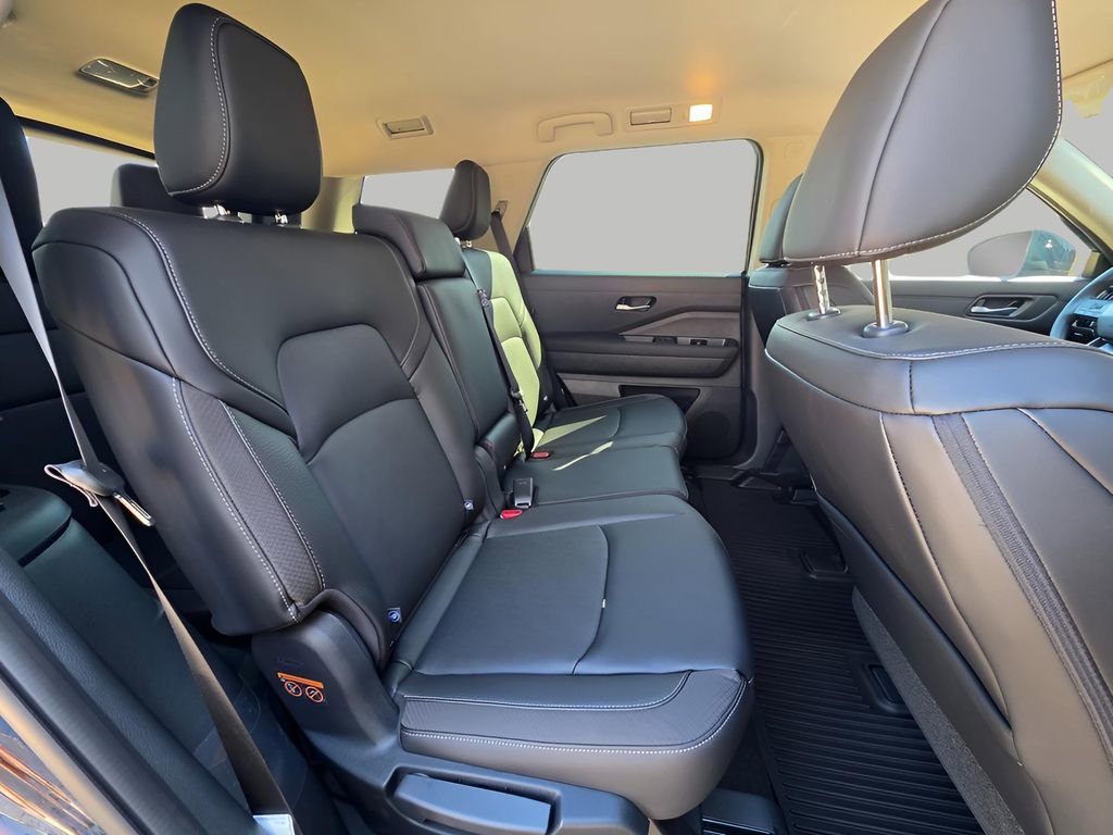 New 2026 Nissan Pathfinder SL AWD/4WD image 10