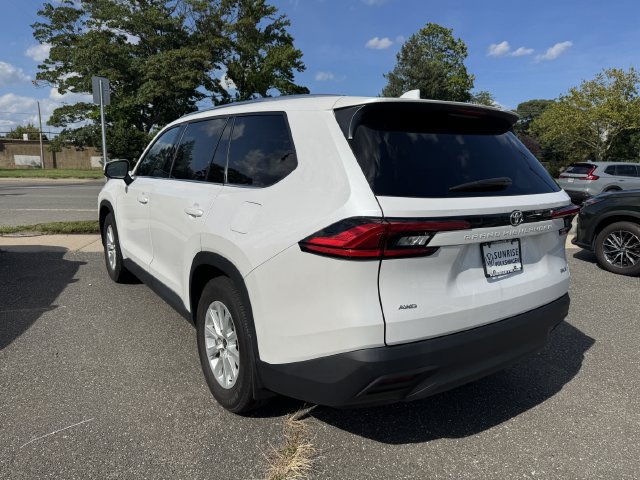 Used 2024 Toyota Grand Highlander AWD image 7