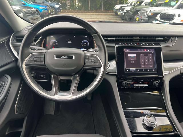 Used 2021 Jeep Grand Cherokee L Laredo w/ Luxury Tech Group I AWD/4WD image 24