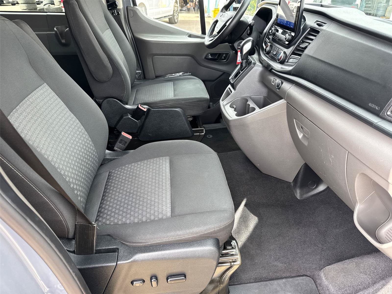 Used 2021 Ford Transit 350 XLT RWD image 18