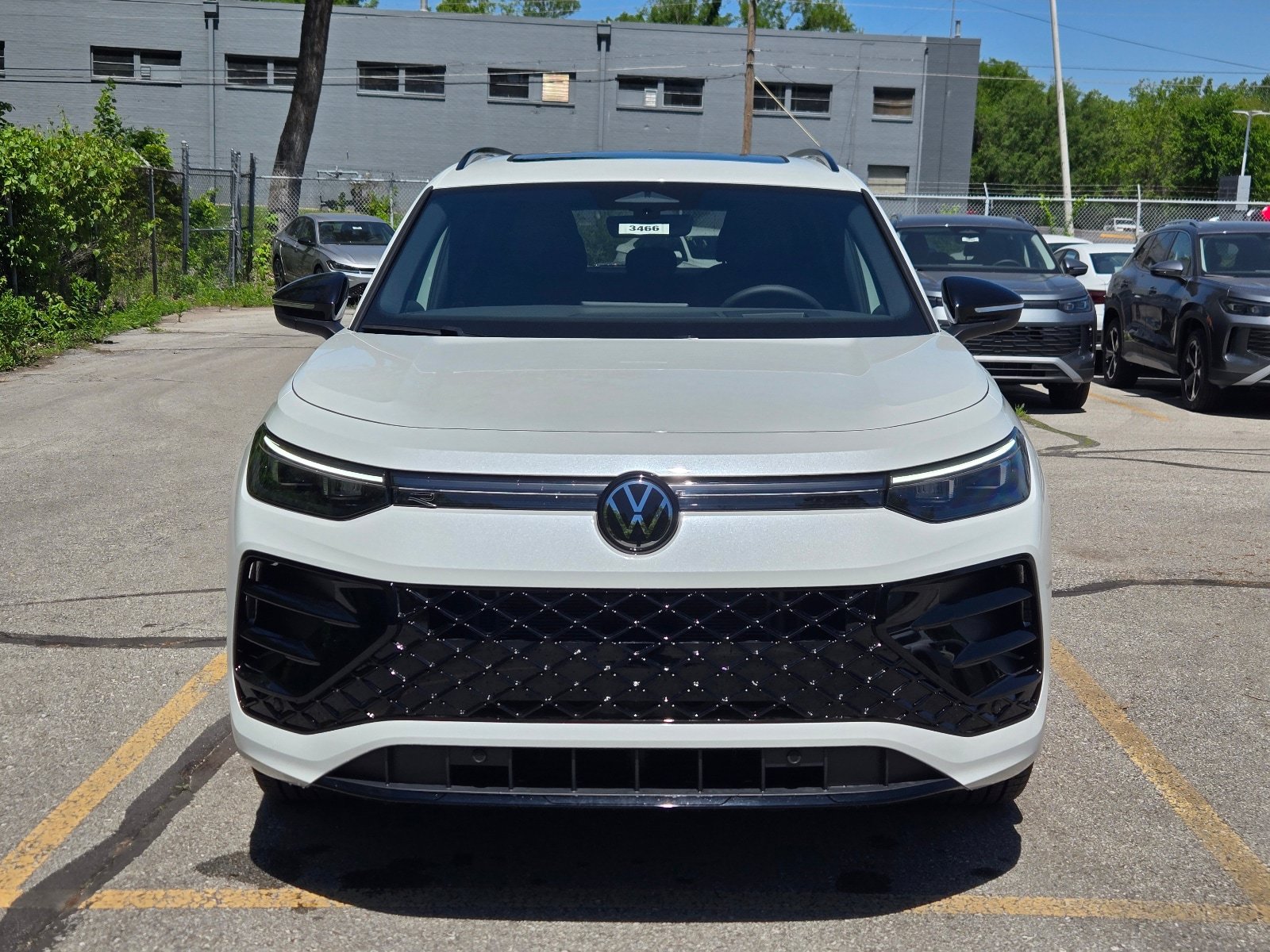 New 2026 Volkswagen Tiguan SE R-Line FWD image 8