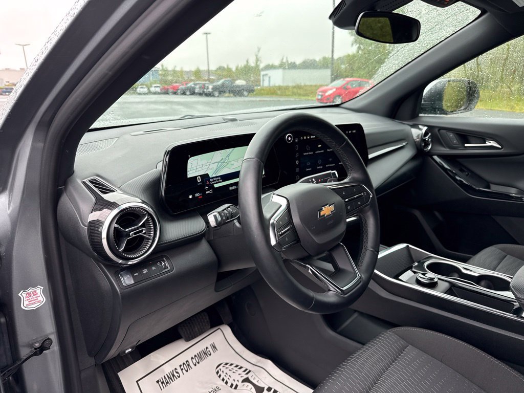 Used 2026 Chevrolet Equinox LT AWD/4WD image 23