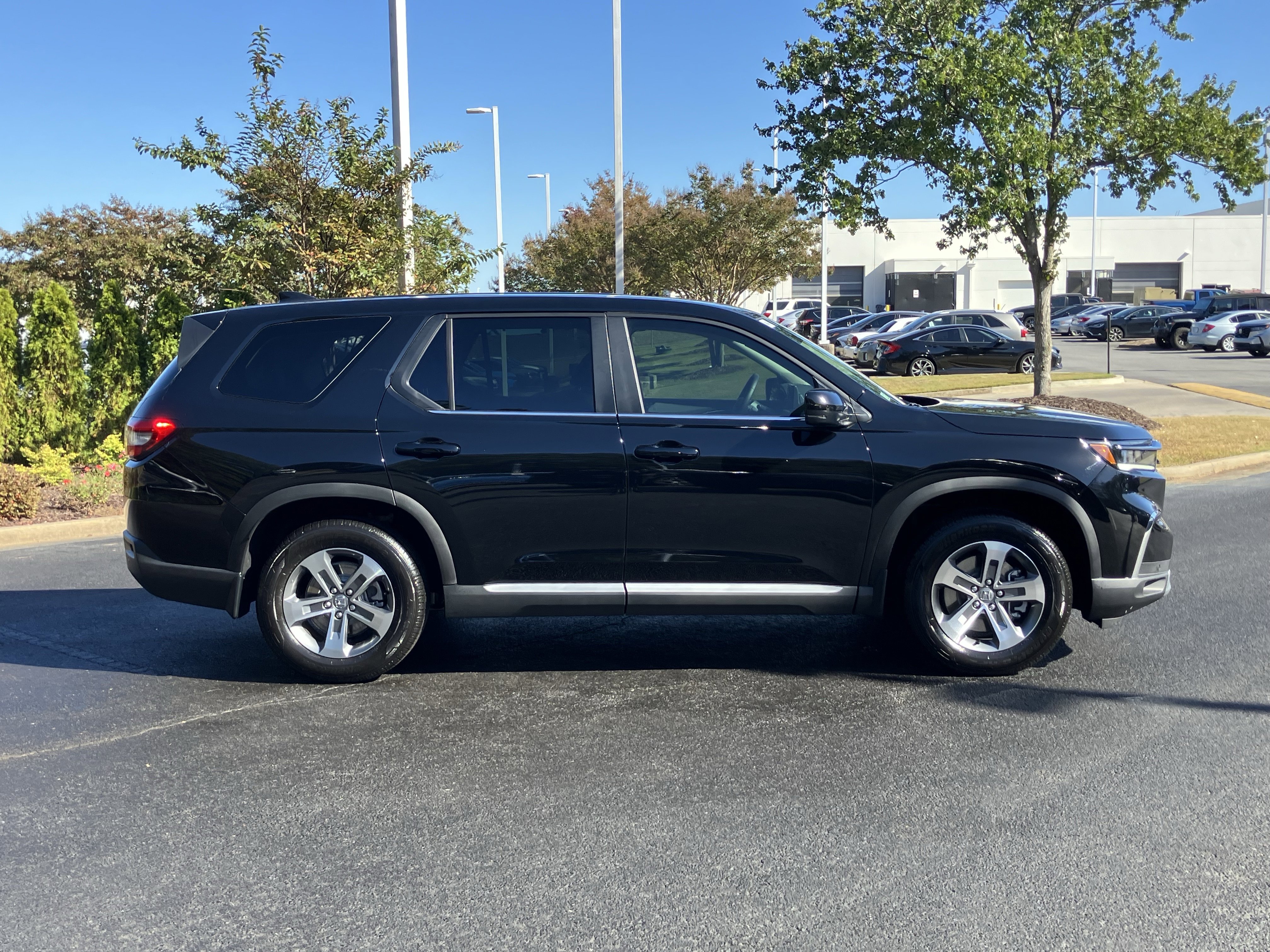 Certified 2025 Honda Pilot EX-L image 11