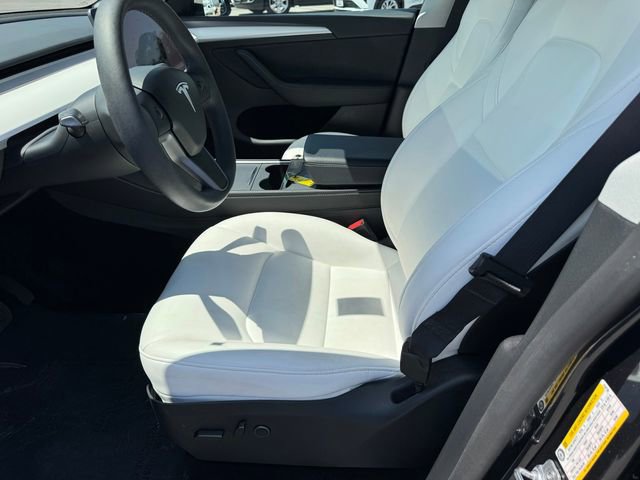 Used 2025 Tesla Model Y Long Range RWD image 12