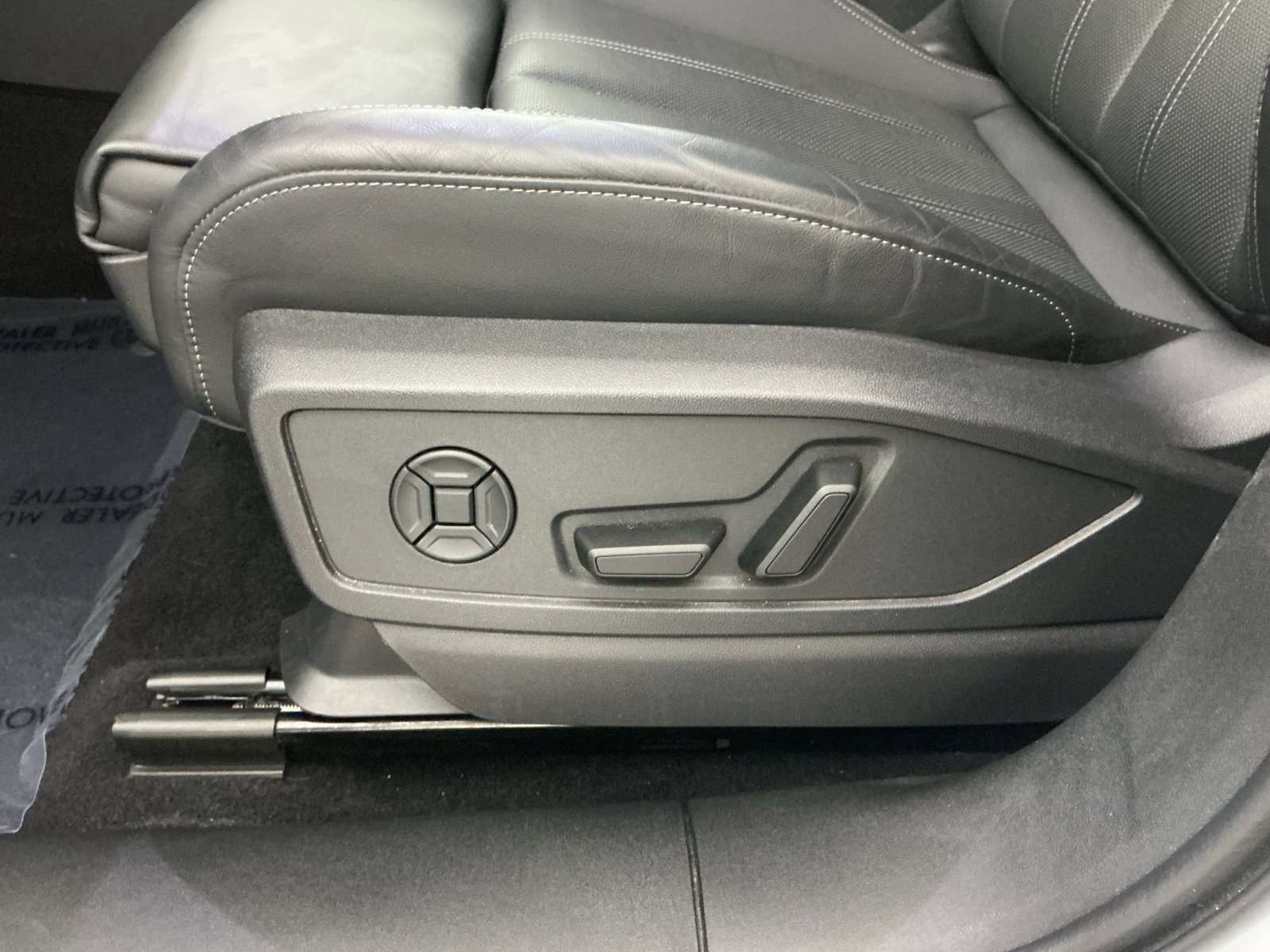 Used 2025 Audi Q5 Premium Plus w/ Premium Plus AWD/4WD image 13