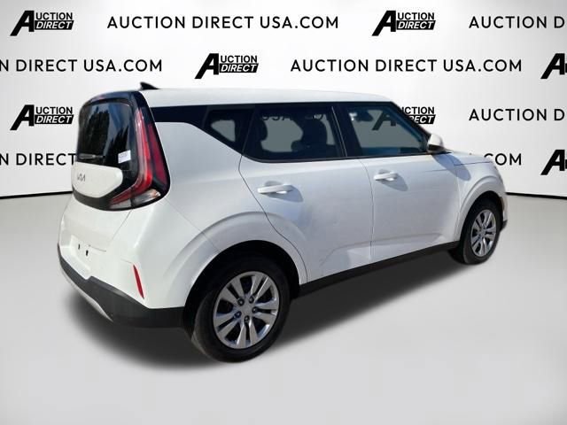 Used 2023 Kia Soul LX image 11