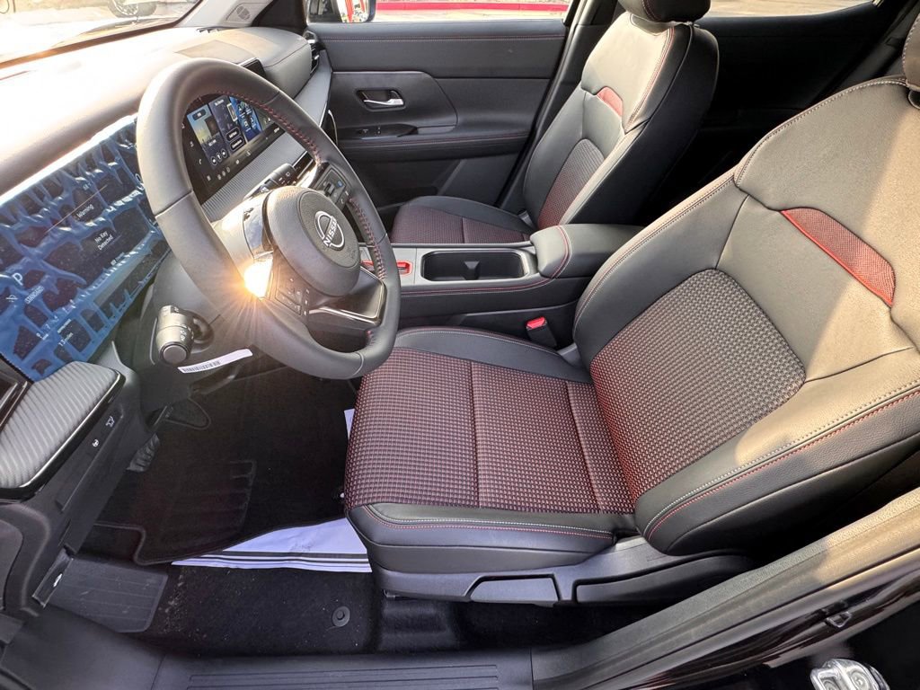 New 2026 Nissan Kicks SR FWD image 9