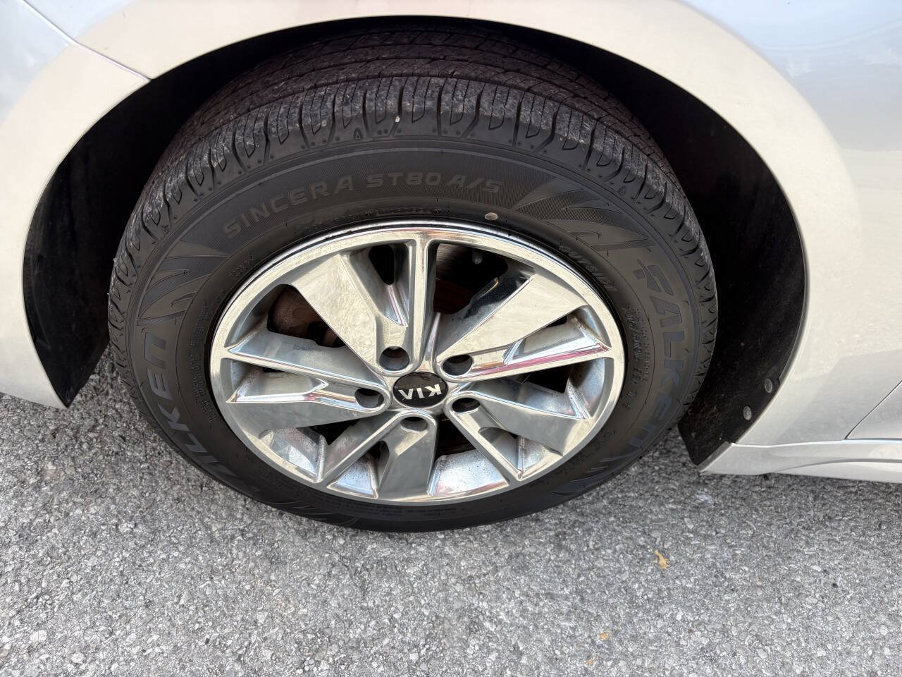 Used 2017 Kia Optima LX FWD image 13