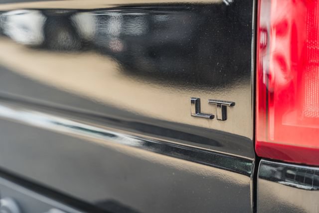 Used 2022 Chevrolet Silverado 1500 LT Trail Boss w/ LPO, Dark Essentials Package AWD/4WD image 8