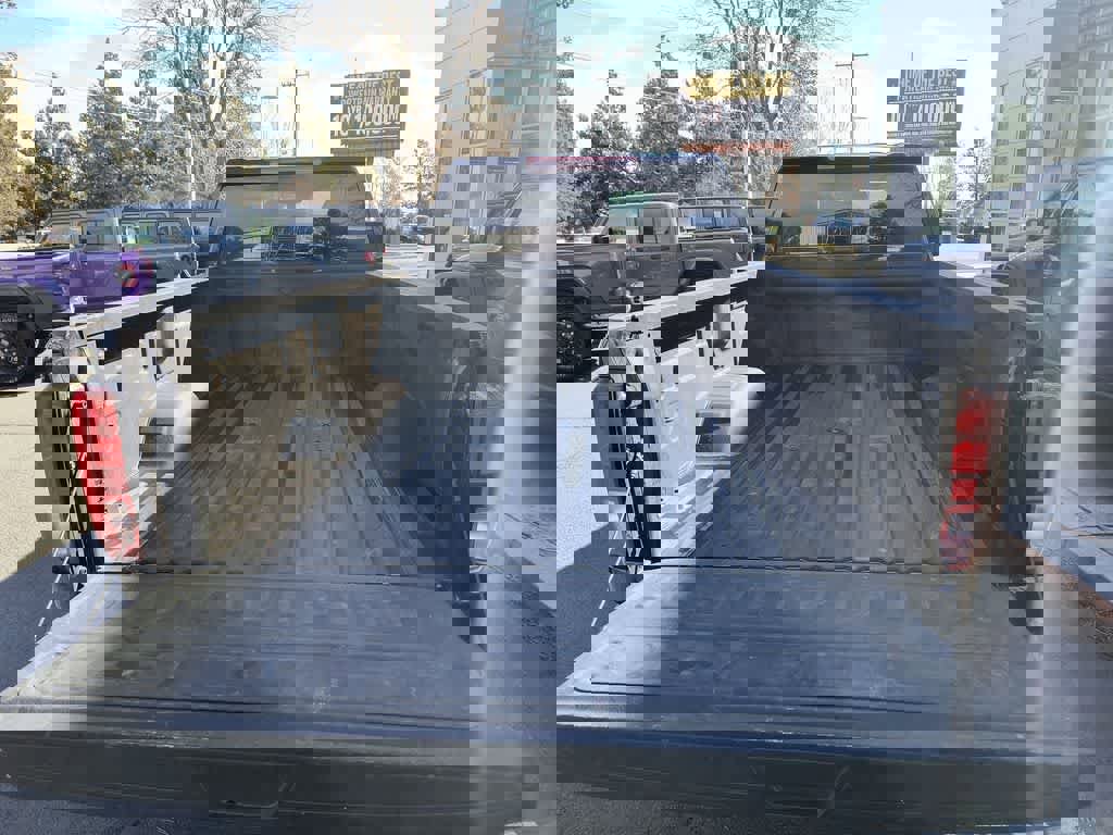 Used 2025 GMC Sierra 3500 SLE w/ SLE Value Package image 23