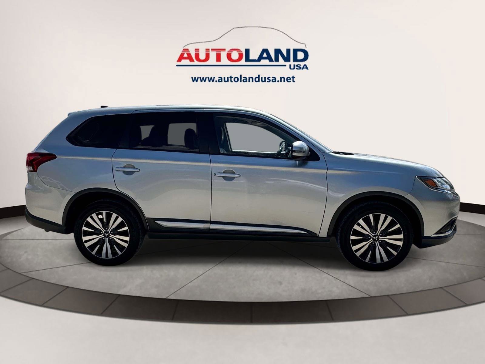 Used 2019 Mitsubishi Outlander SE AWD/4WD image 3