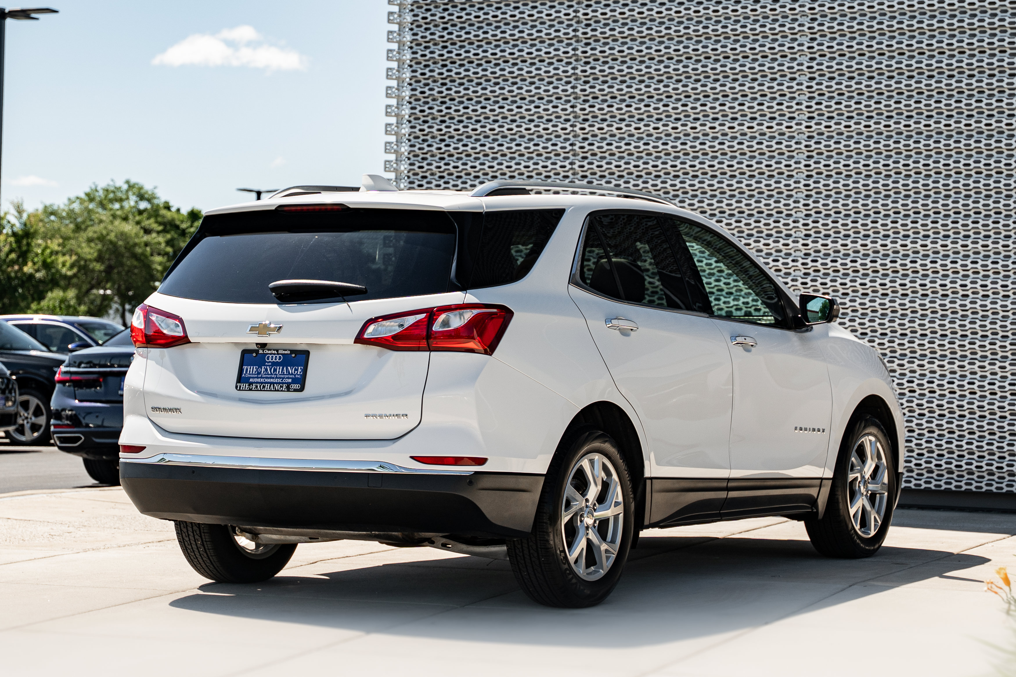 Used 2020 Chevrolet Equinox Premier FWD image 4