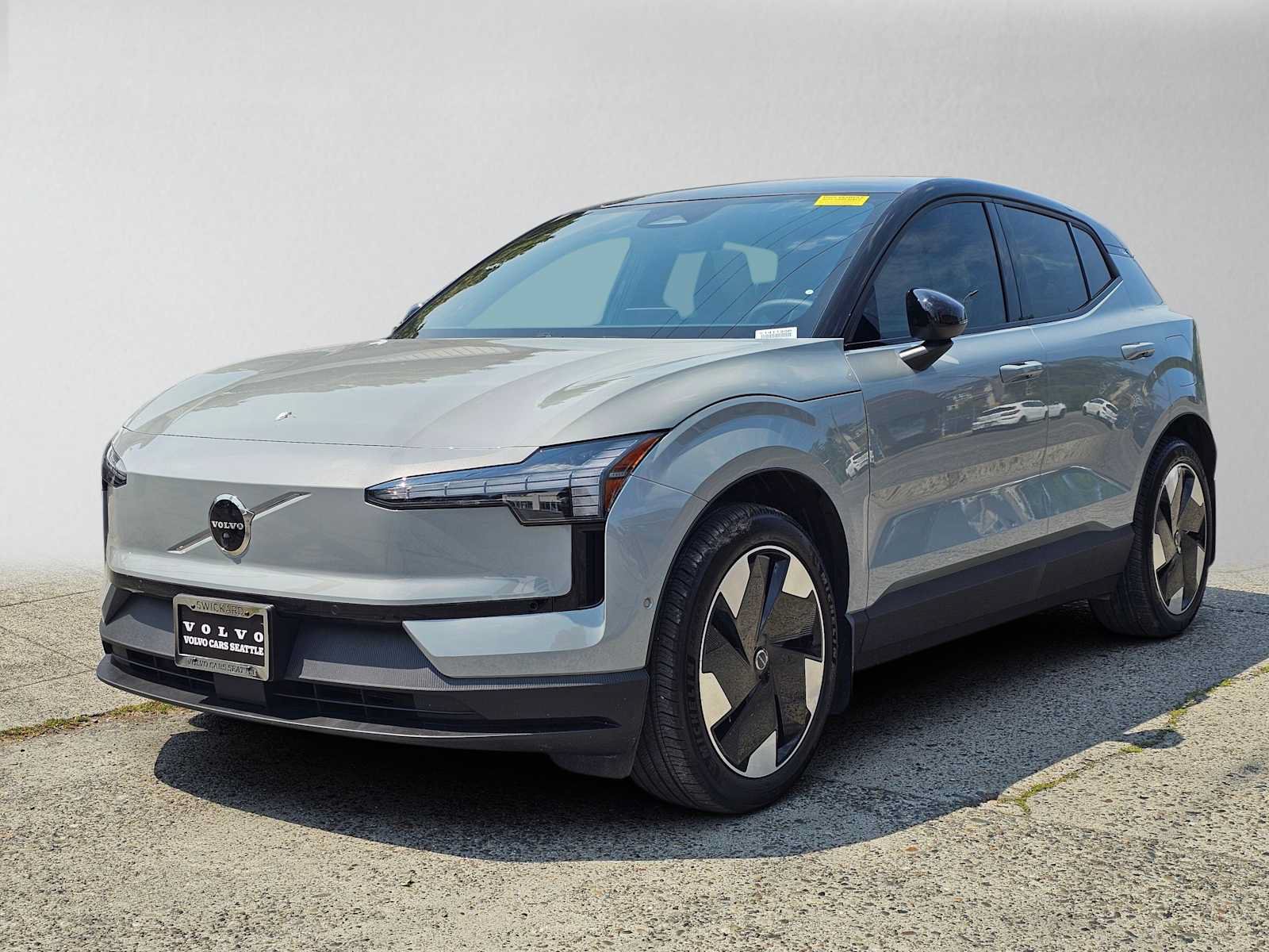 Certified 2025 Volvo EX30 Ultra AWD/4WD image 7
