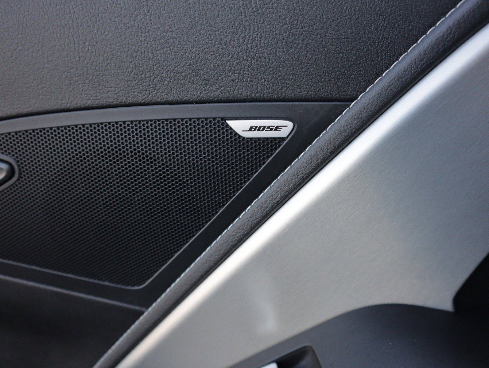 Used 2019 Chevrolet Corvette Stingray Coupe w/ 1LT image 19