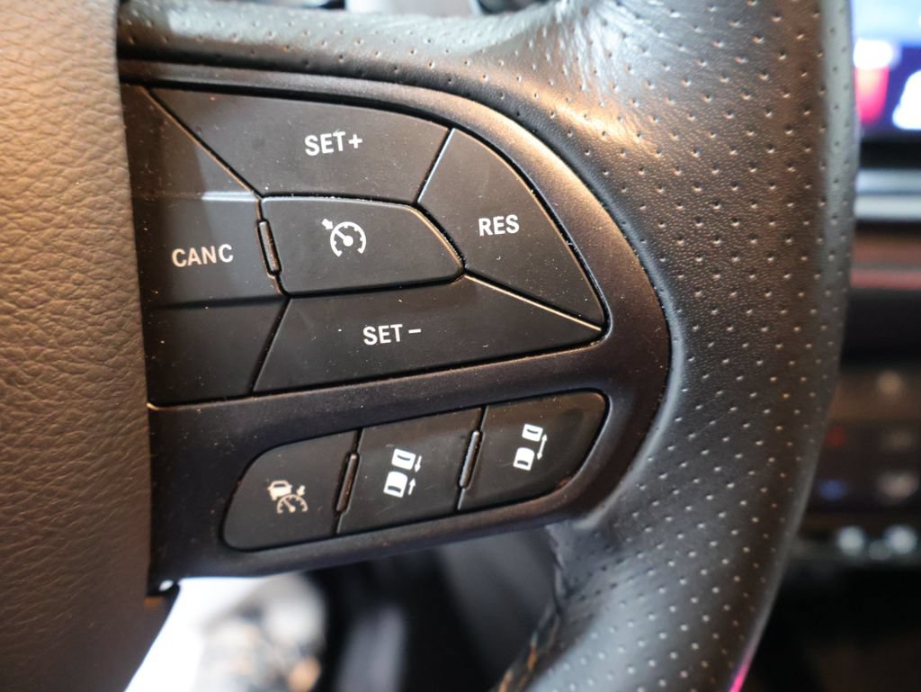 Used 2025 Dodge Durango GT AWD/4WD image 33
