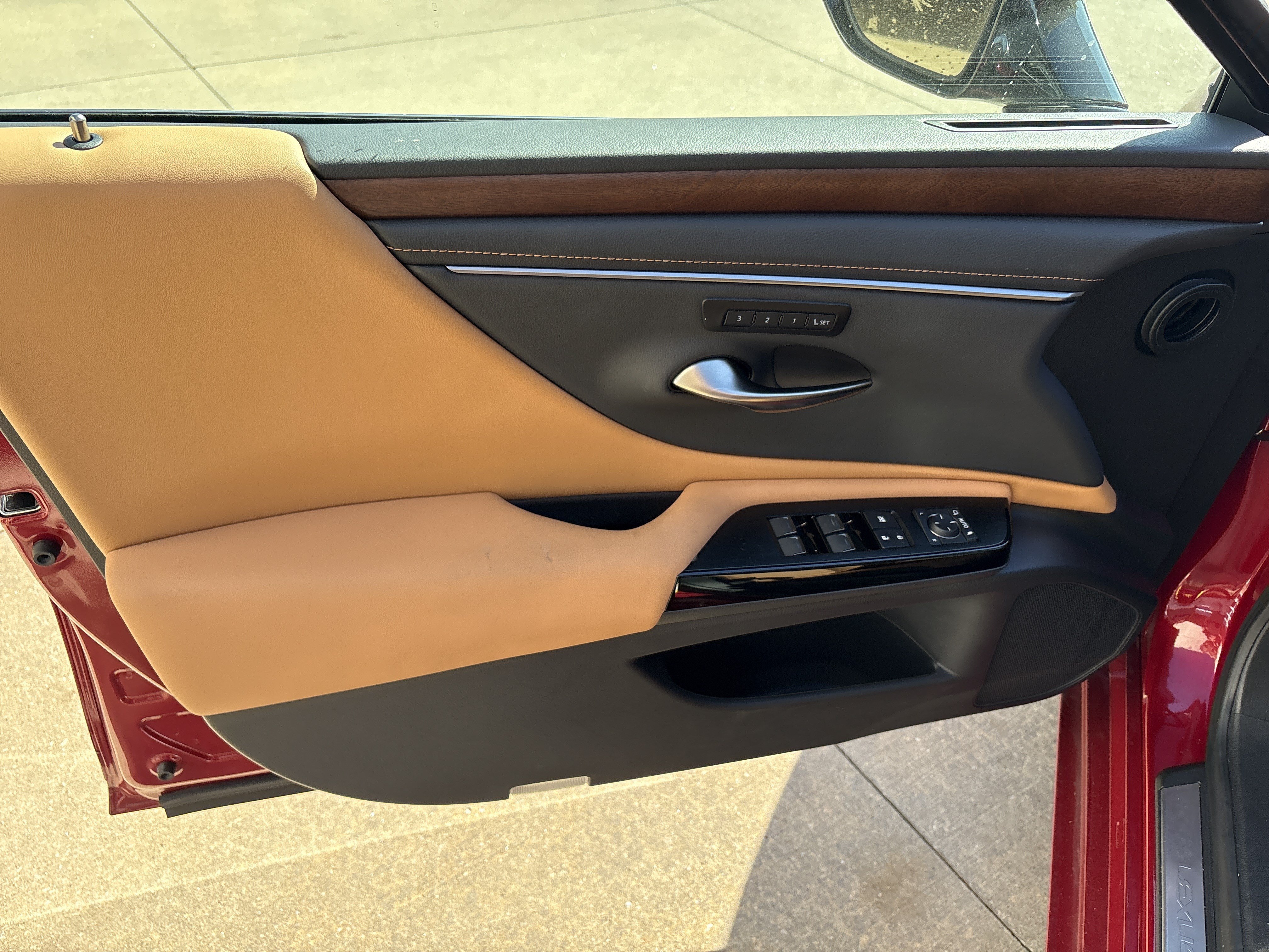 Used 2025 Lexus ES 350 w/ Premium Package FWD image 14