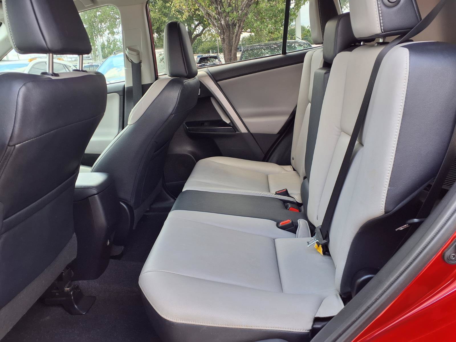 Used 2017 Toyota RAV4 Limited FWD image 19