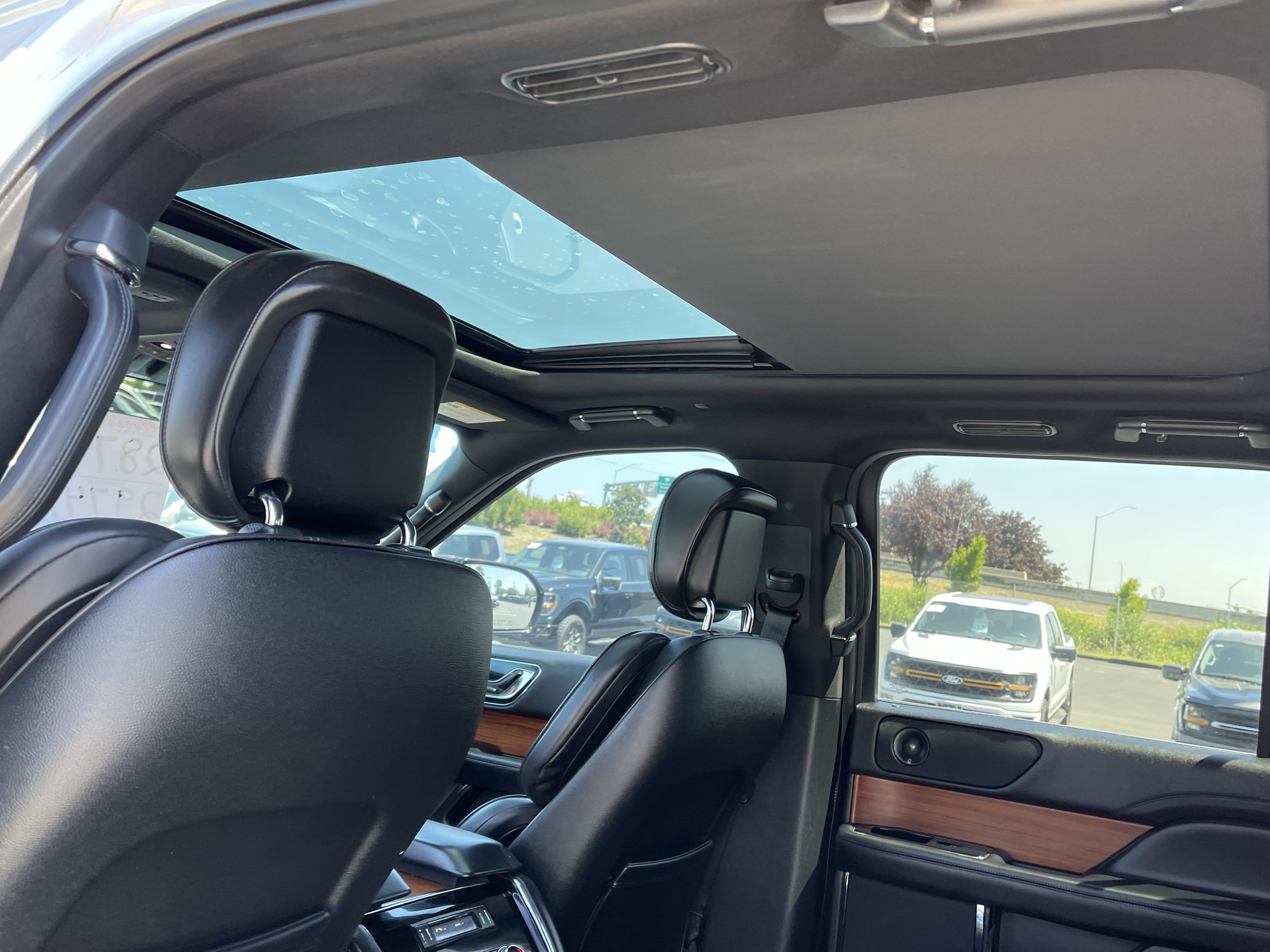 Used 2019 Lincoln Navigator Select AWD/4WD image 13