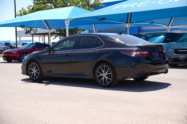 Used 2024 Toyota Camry SE FWD image 3