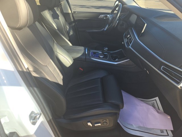 Used 2022 BMW X7 xDrive40i w/ Parking Assistance Package AWD/4WD image 18