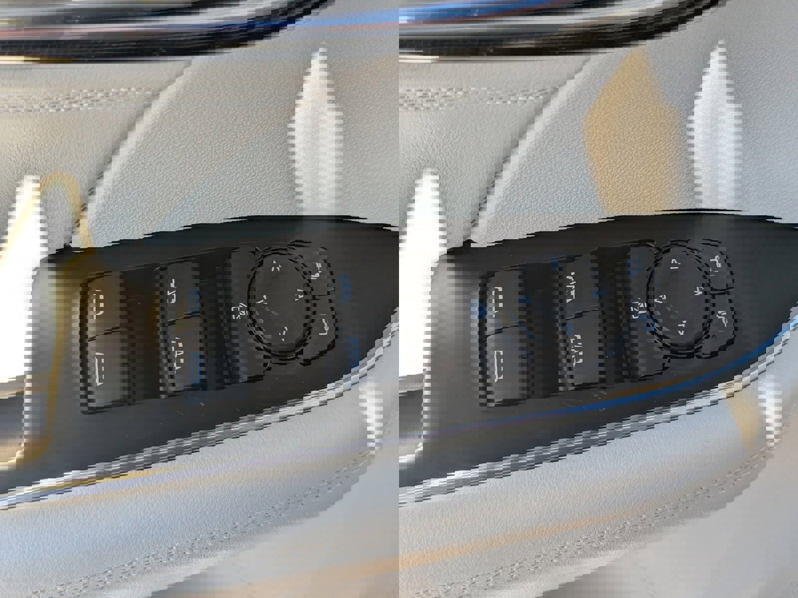 Used 2023 Buick Envision Preferred image 25