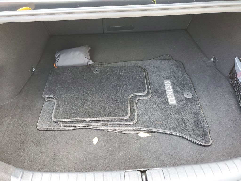 Used 2022 Genesis G70 3.3T image 9