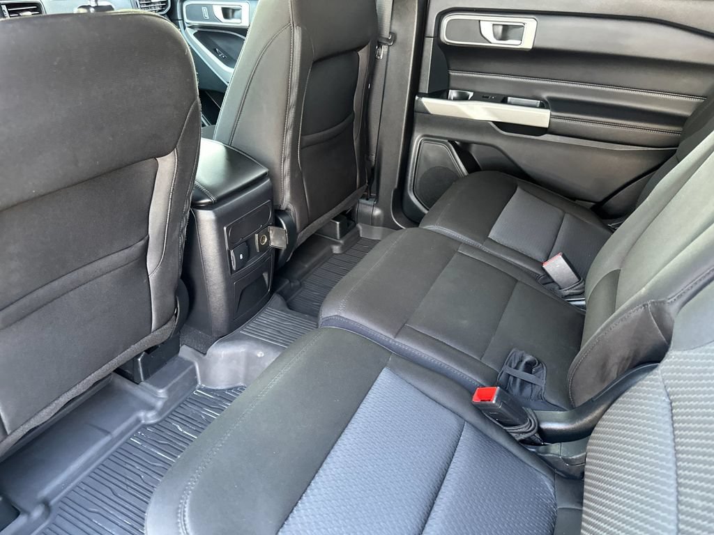 Certified 2024 Ford Explorer XLT RWD image 11