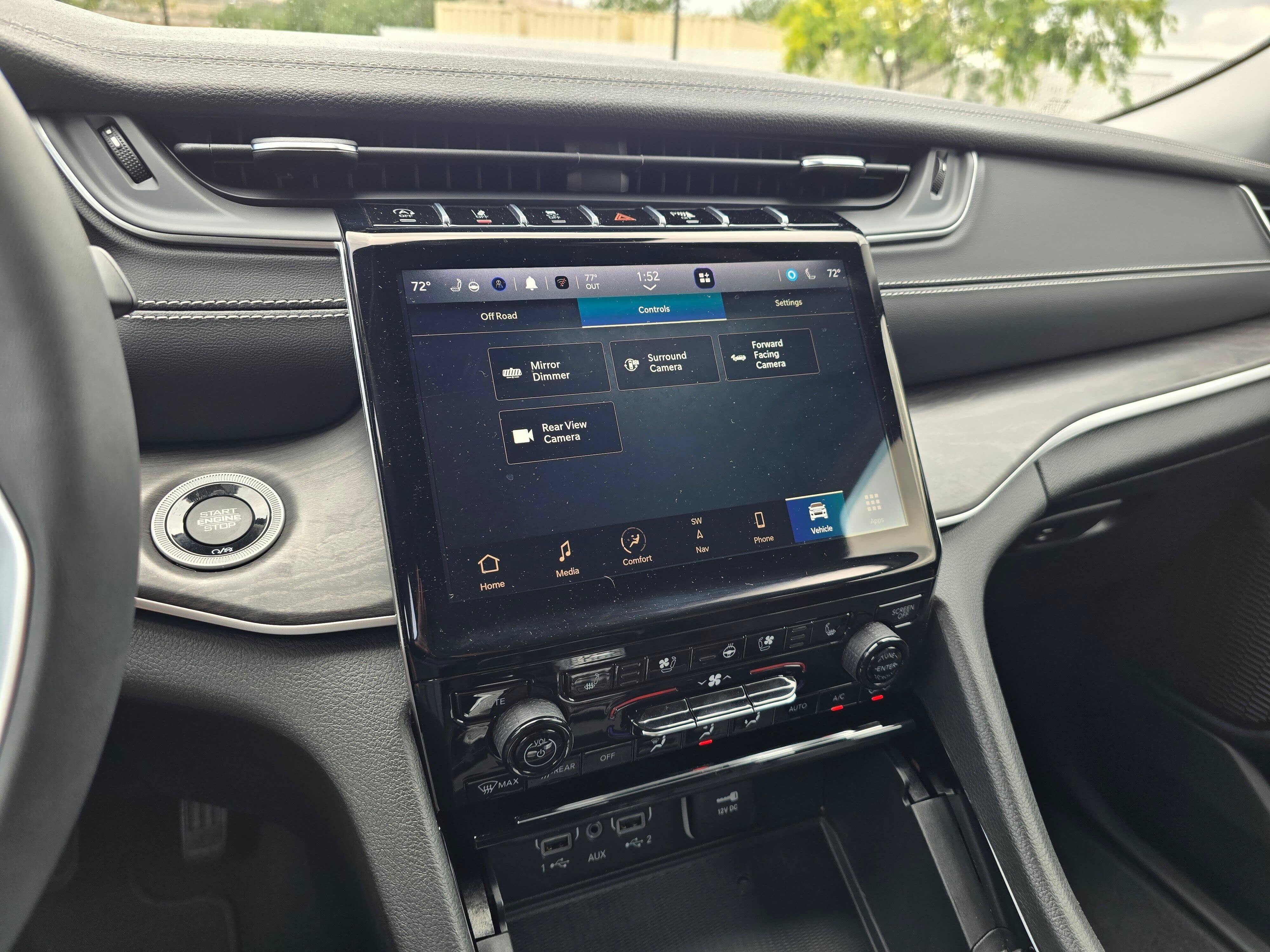 Used 2023 Jeep Grand Cherokee Limited w/ Luxury Tech Group II AWD/4WD image 19
