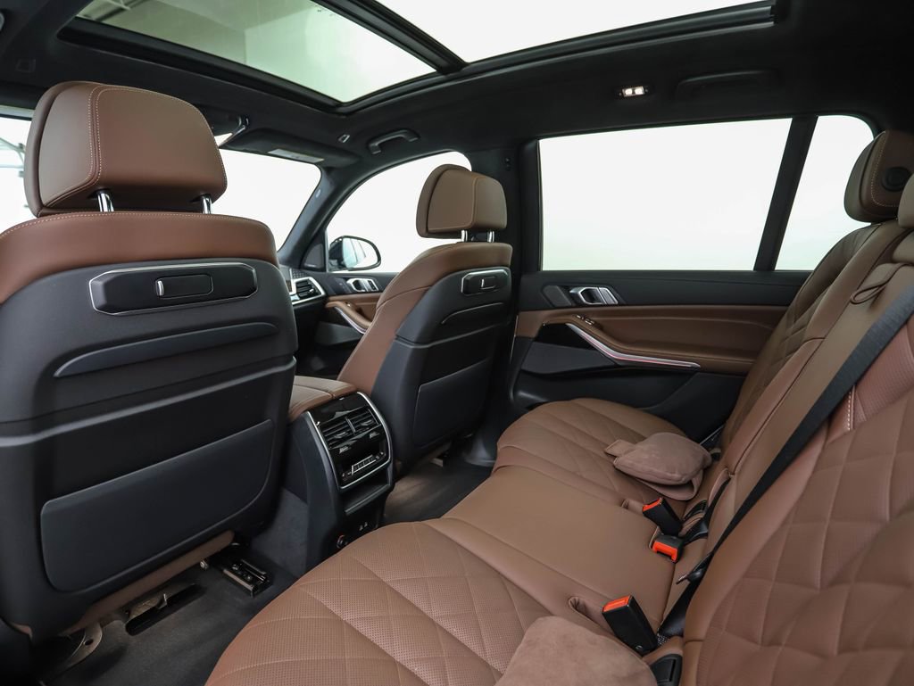 Used 2023 BMW X7 xDrive40i w/ M Sport Package image 21