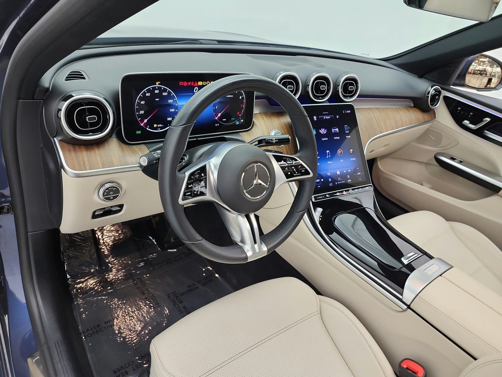 Used 2024 Mercedes-Benz C 300 Sedan image 9