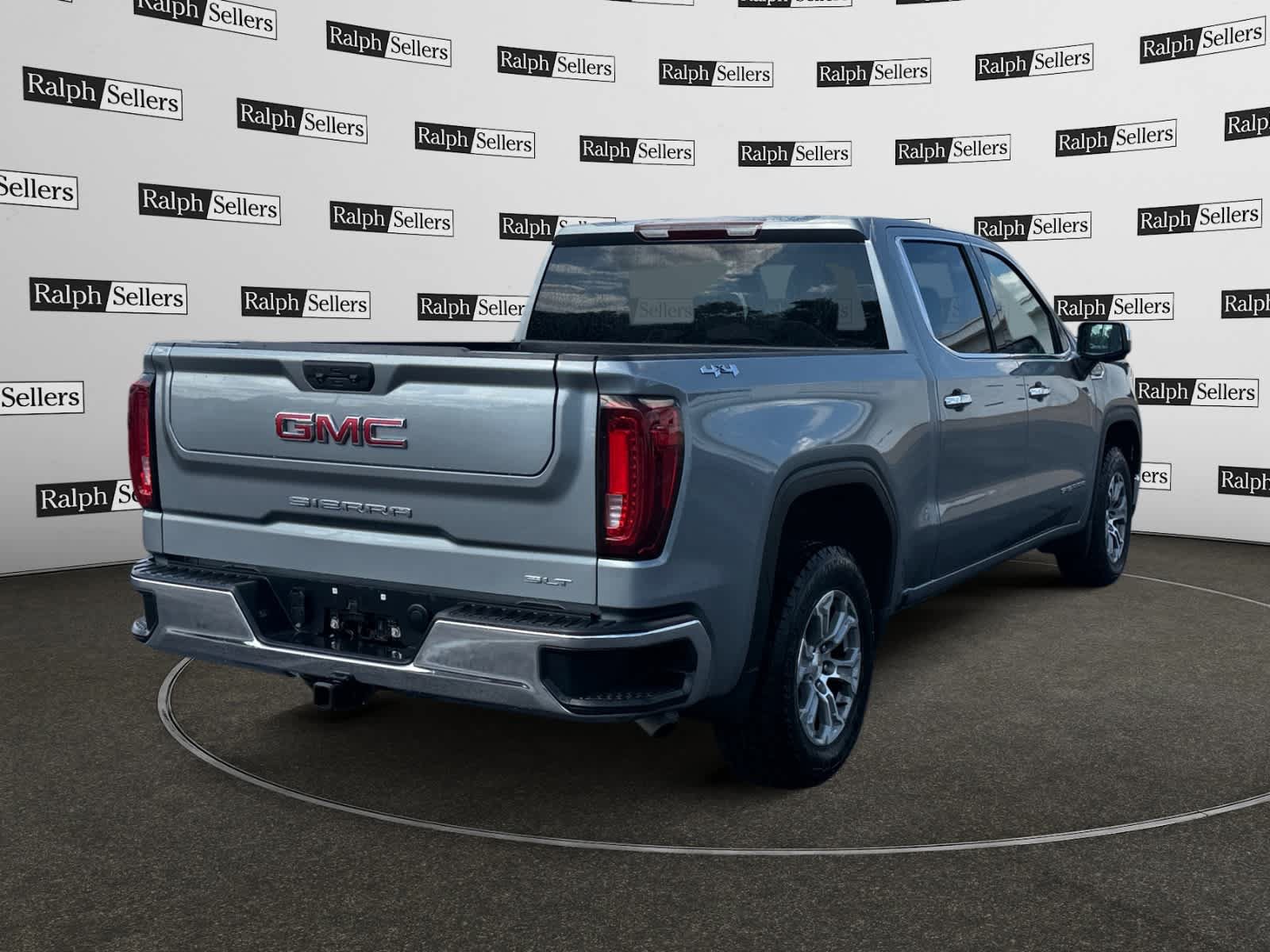 Used 2025 GMC Sierra 1500 SLT AWD/4WD image 6