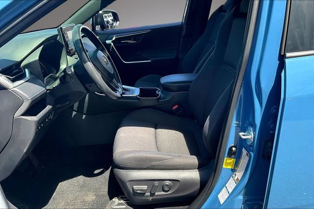 Used 2022 Toyota RAV4 SE w/ Convenience Package AWD/4WD image 20