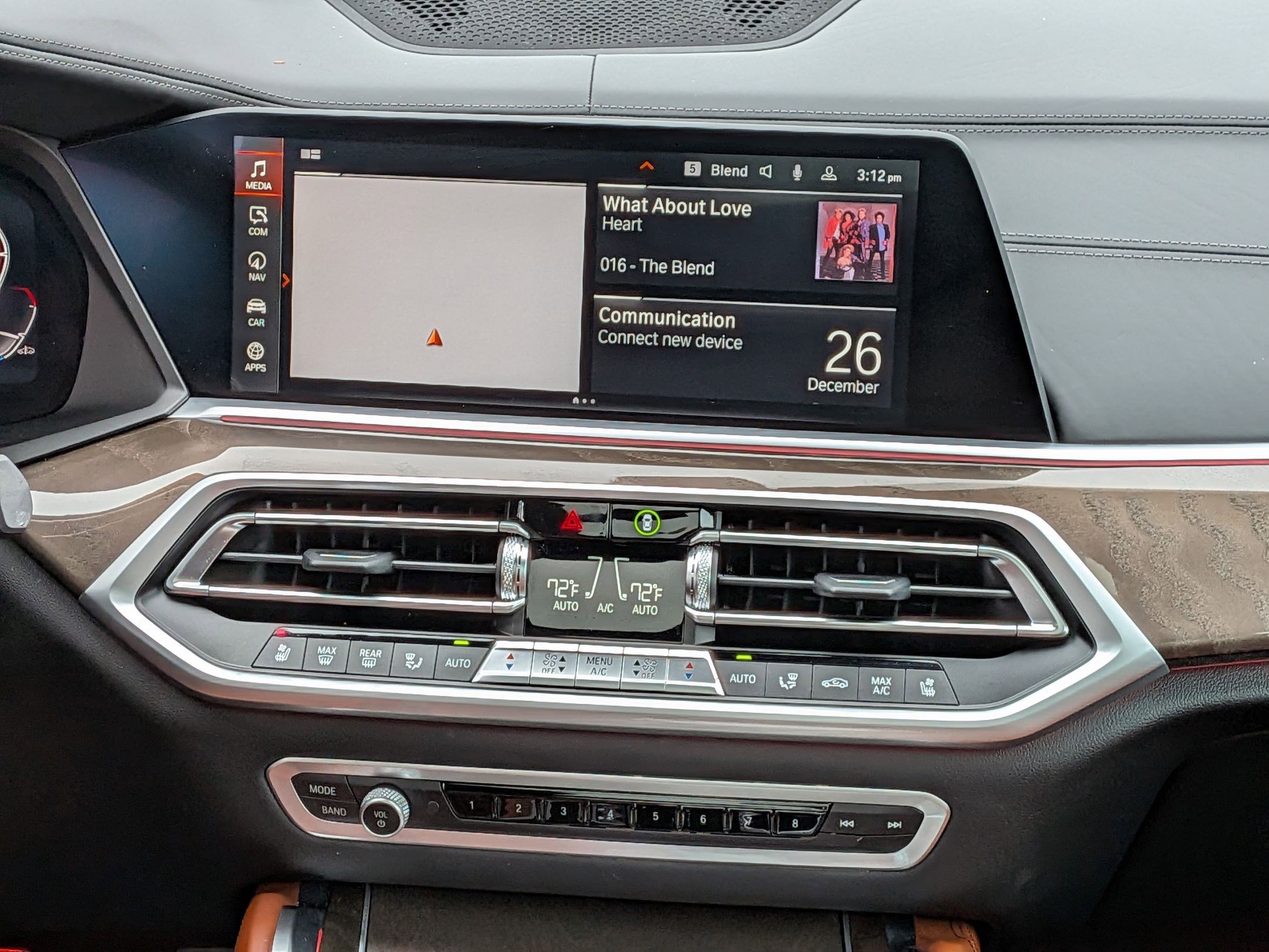 Used 2022 BMW X6 M50i w/ Executive Package image 18