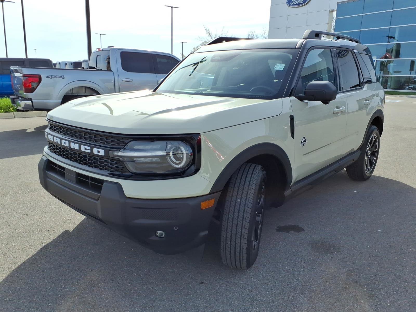 Certified 2025 Ford Bronco Sport Outer Banks w/ Outer Banks Tech Package+ AWD/4WD image 7