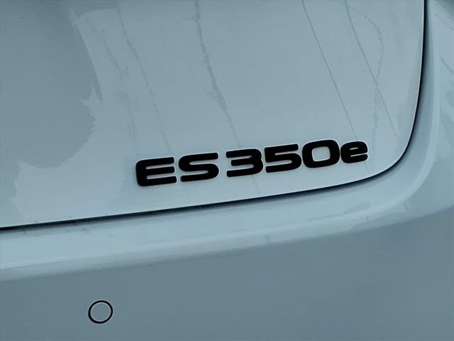 New 2026 Lexus ES 350e FWD image 9