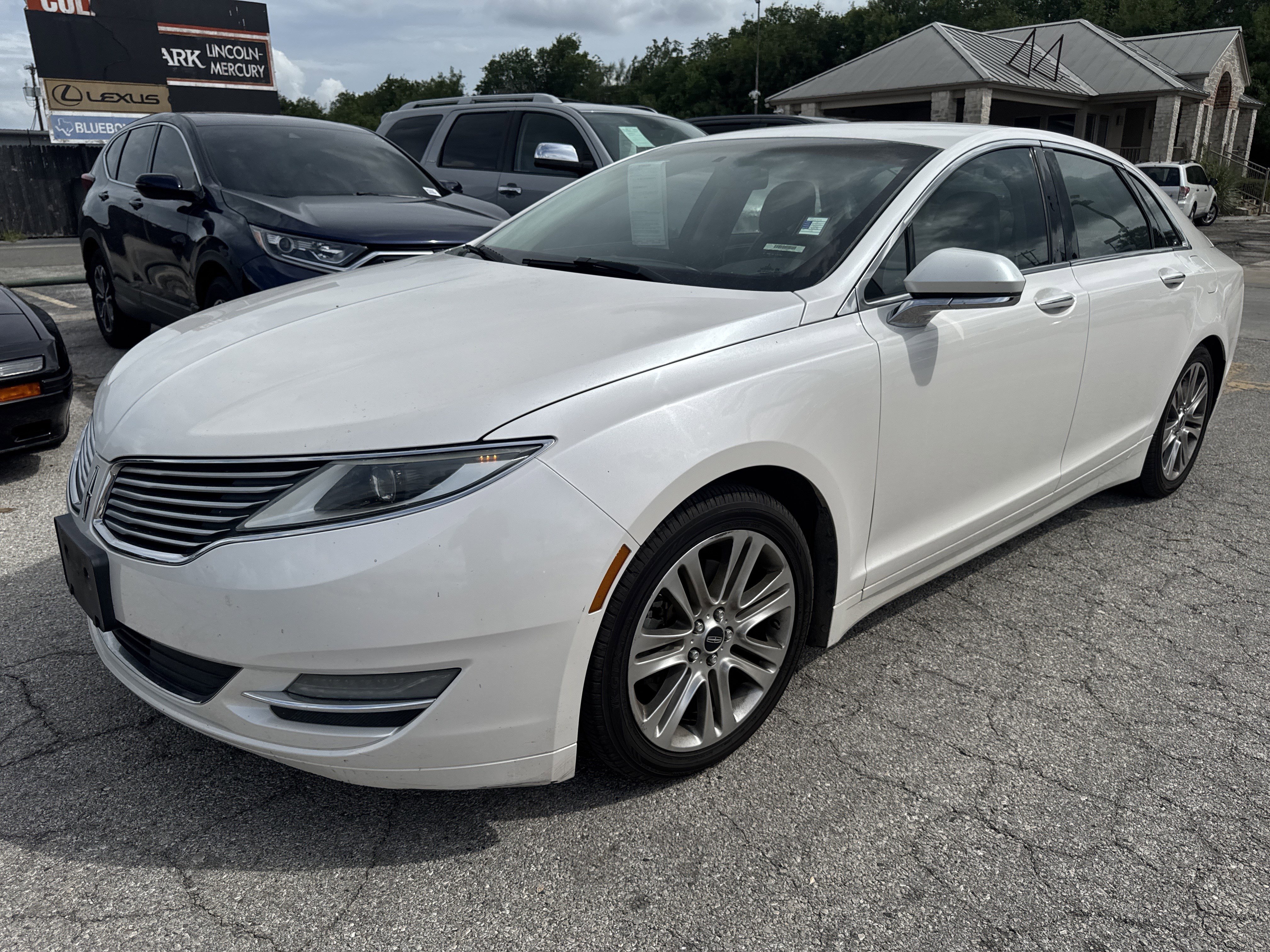 Used 2015 Lincoln MKZ w/ Equipment Group 101A Select FWD image 1