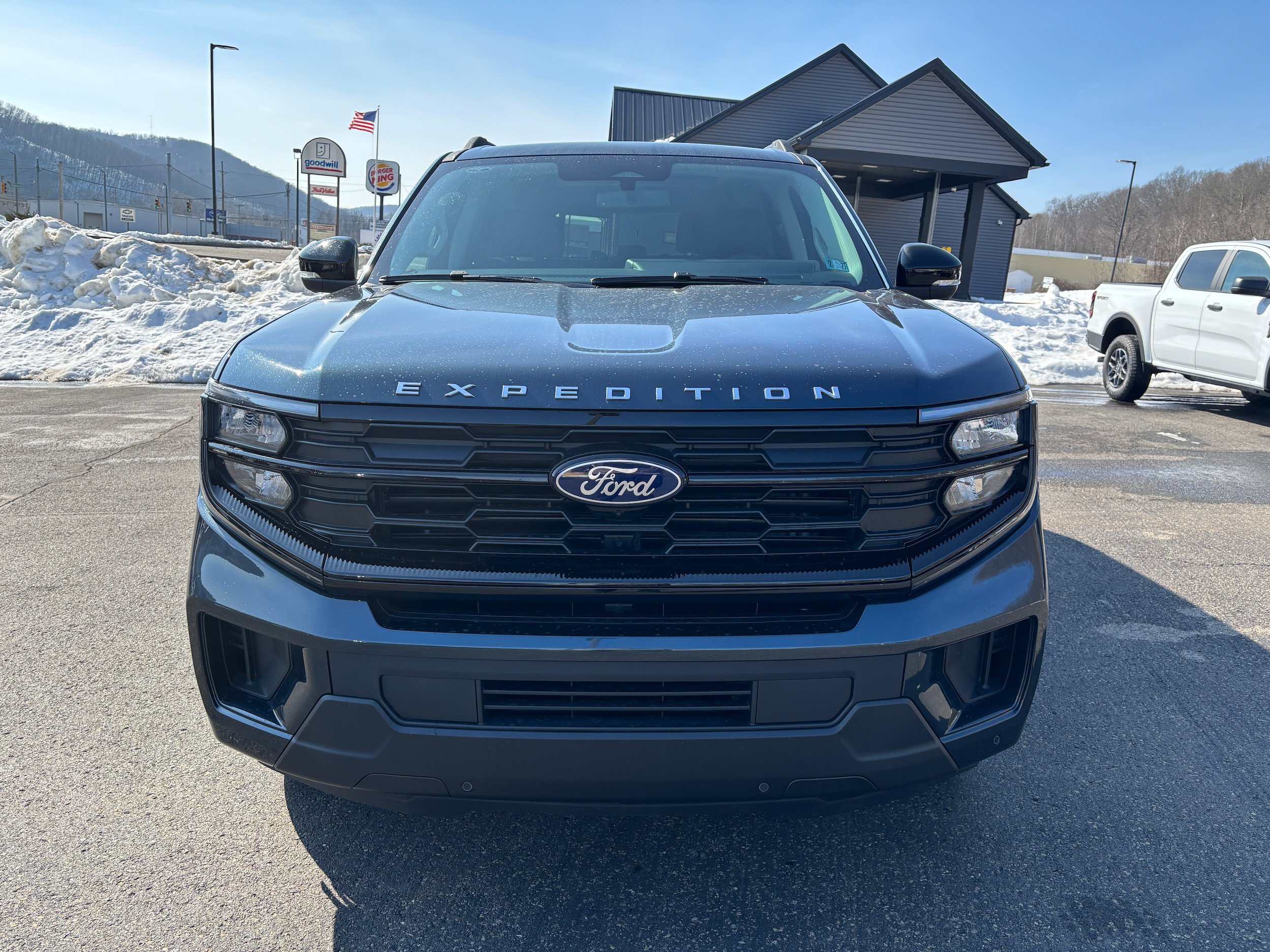 New 2026 Ford Expedition Active AWD/4WD image 2