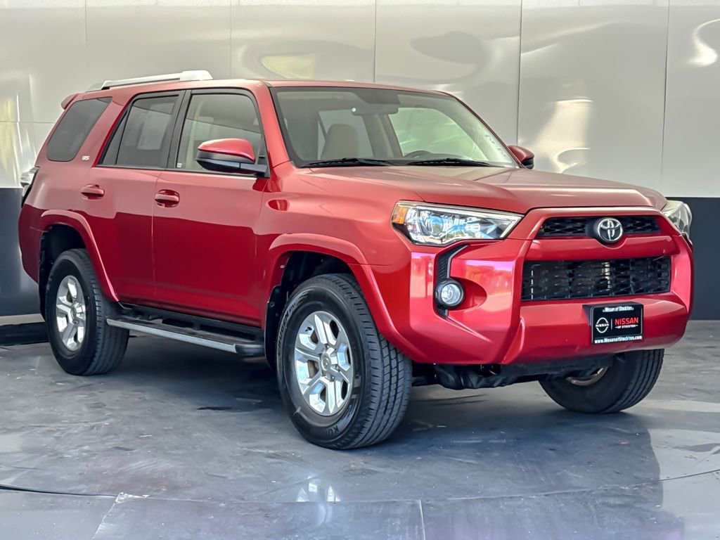 Used 2018 Toyota 4Runner SR5 AWD/4WD image 1