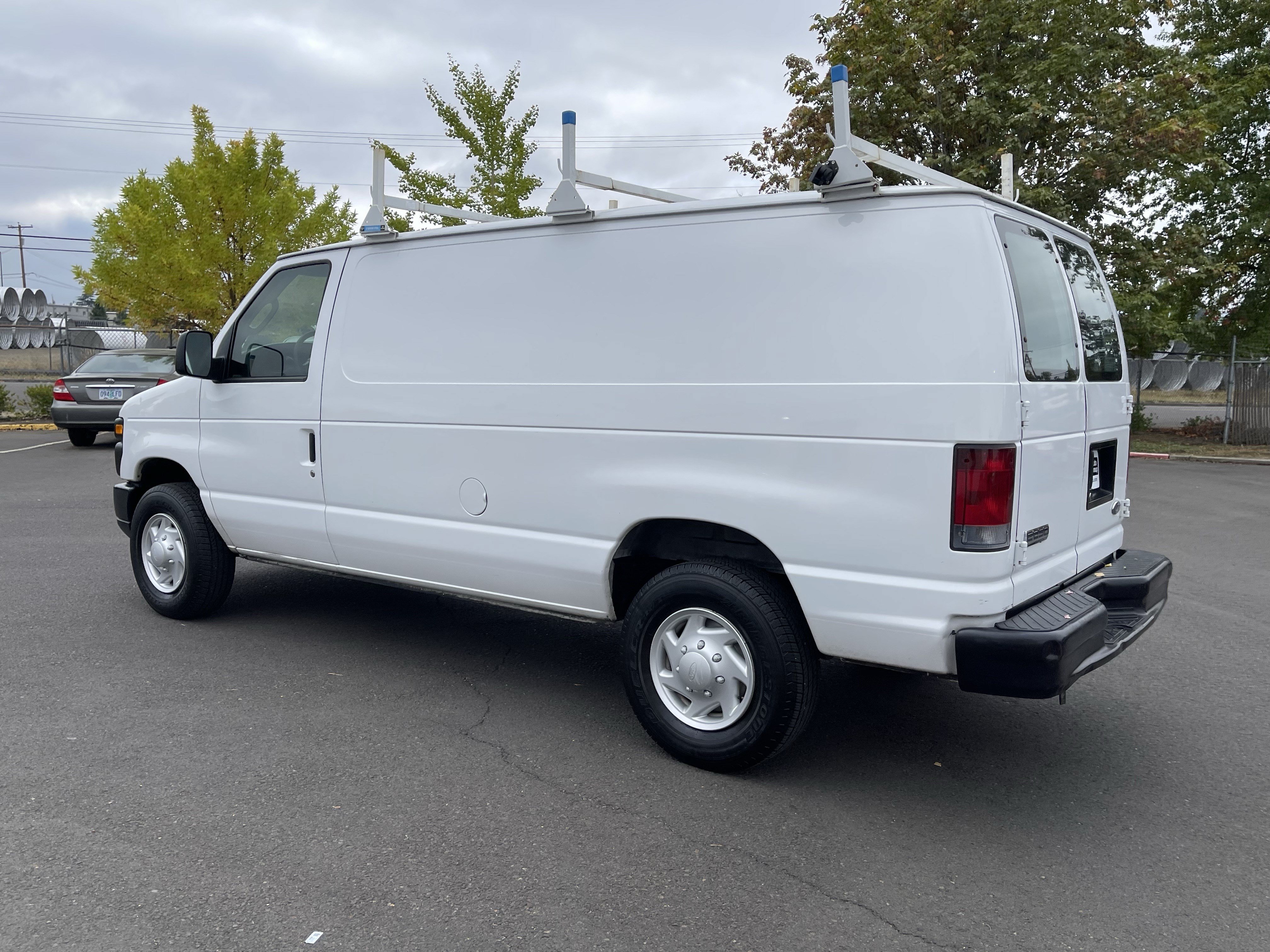 Used 2008 Ford E-250 and Econoline 250 RWD image 3
