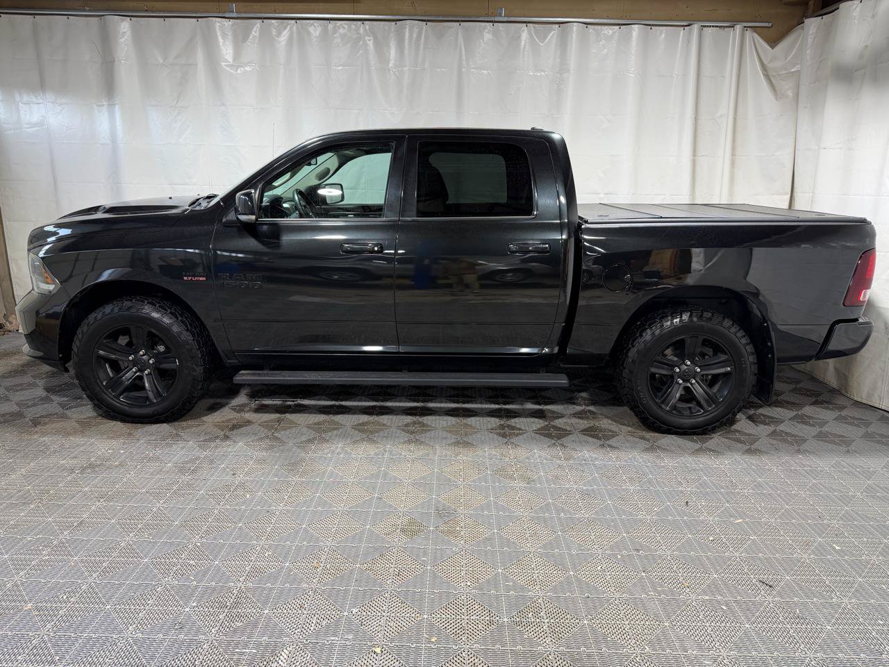 Used 2015 RAM 1500 Sport w/ Black Ram 1500 Sport Group AWD/4WD image 5