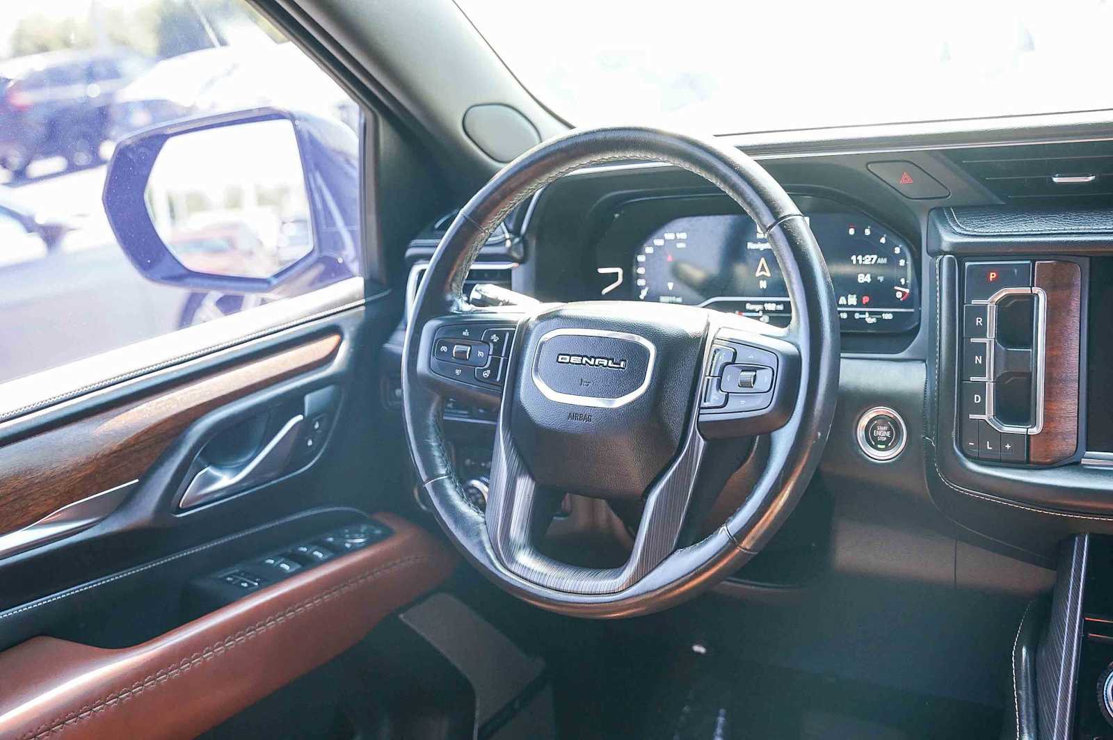 Used 2023 GMC Yukon XL Denali Ultimate image 15