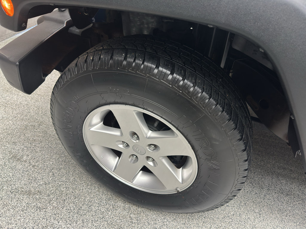 Used 2013 Jeep Wrangler Unlimited Sport AWD/4WD image 7