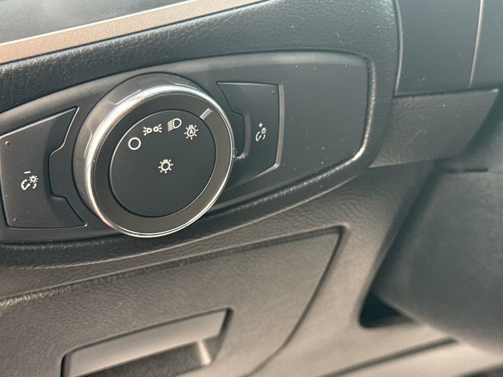 Used 2015 Ford Edge SEL w/ Equipment Group 201A image 28