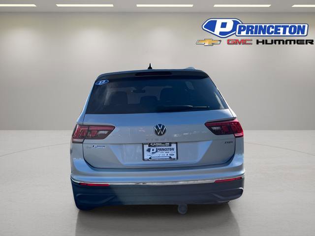 Used 2024 Volkswagen Tiguan SE image 6