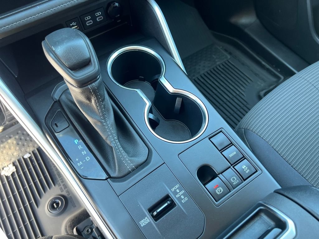 Used 2023 Toyota Highlander L image 24