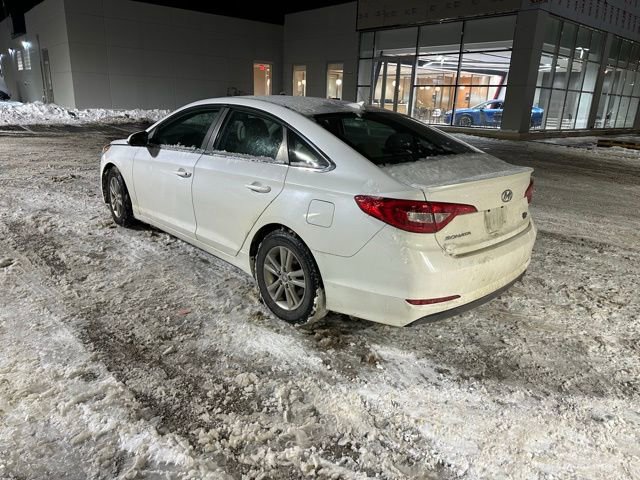 Used 2016 Hyundai Sonata SE image 3