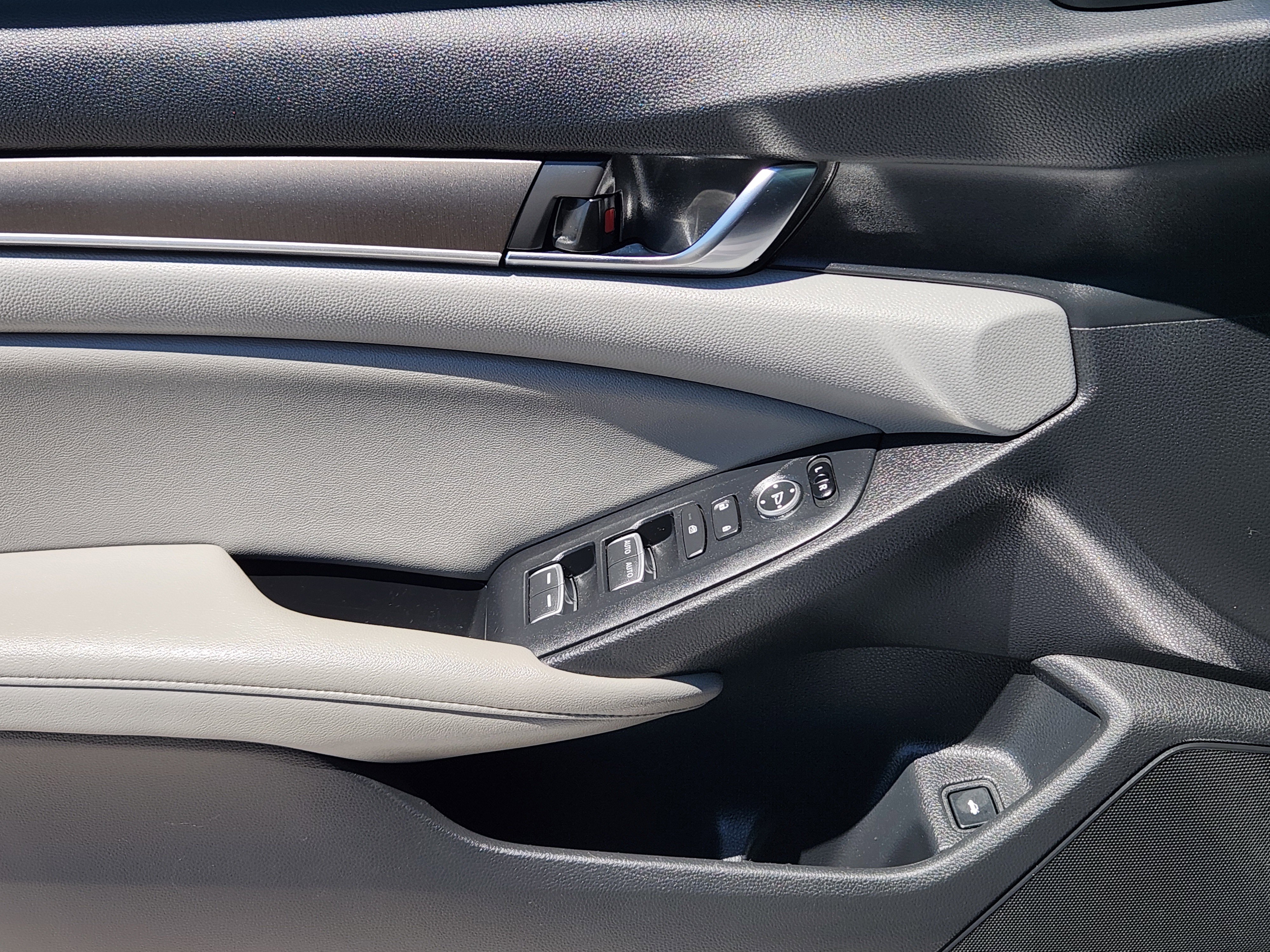 Used 2019 Honda Accord LX image 23